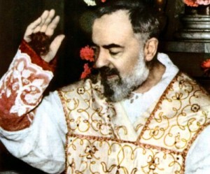 Padre Pio e seus estigmas